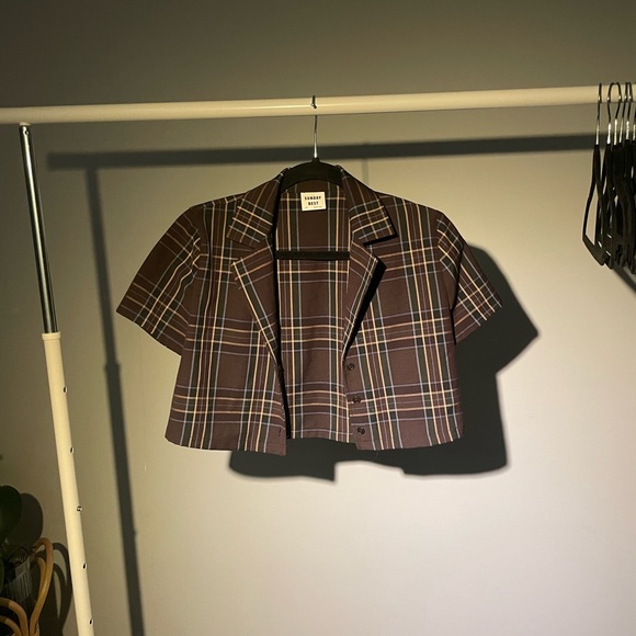 ARITZIA Sunday Best Tuesday Button-Up - Picture 10 of 12